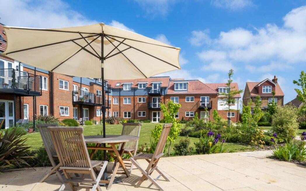 Bond Lodge 2