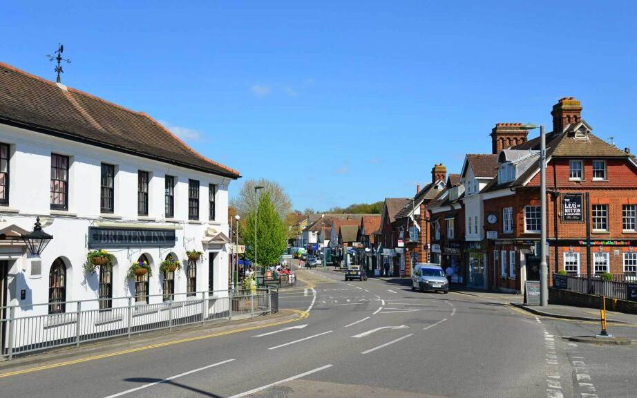 Headley Lodge 11