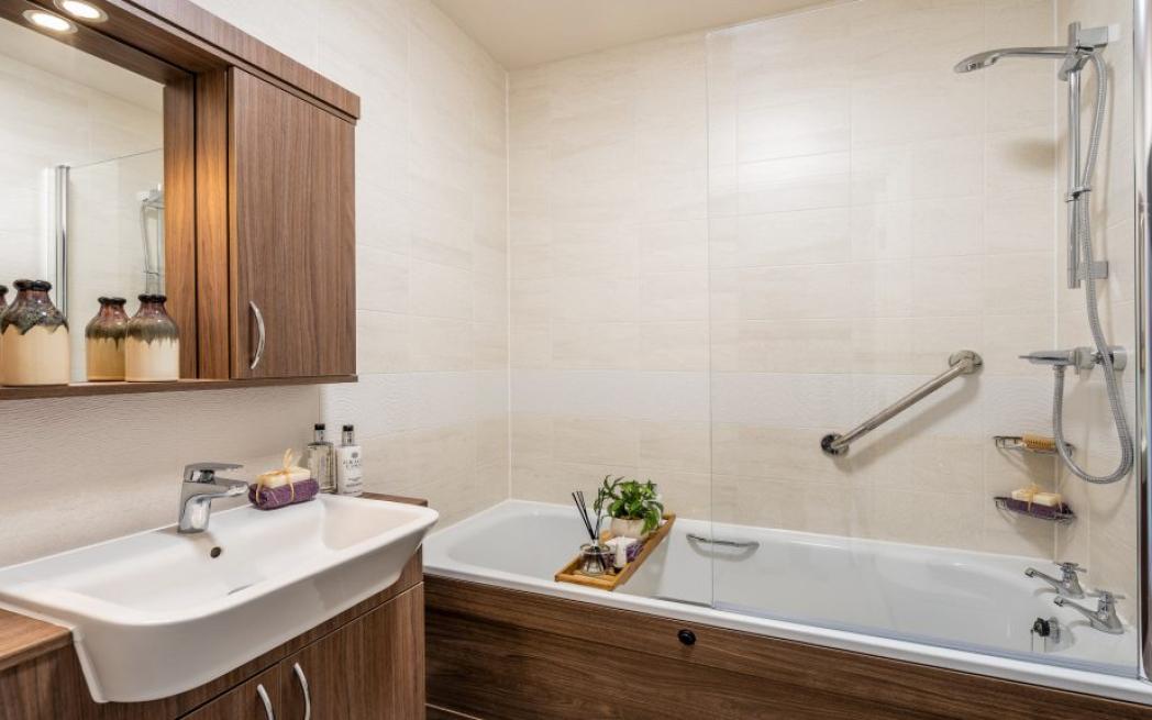 Heath Lodge 9