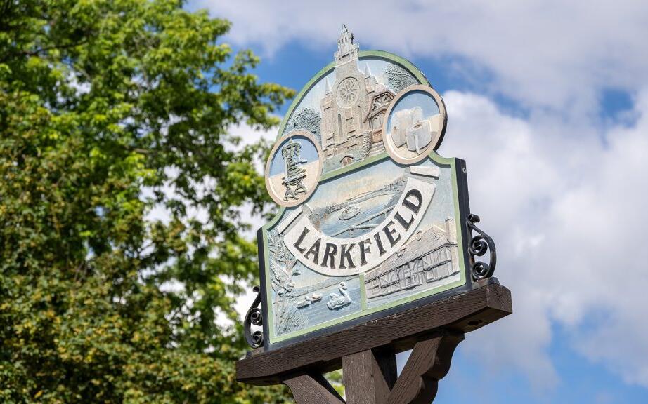 Larkfield 15