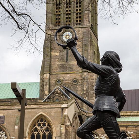 Leicestershire King Richard III statue2