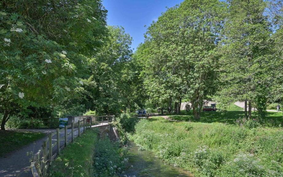 Orchard Lodge 23