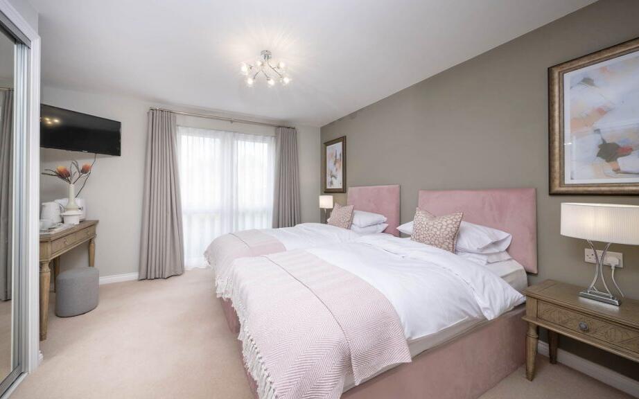 Pearce Lodge 10