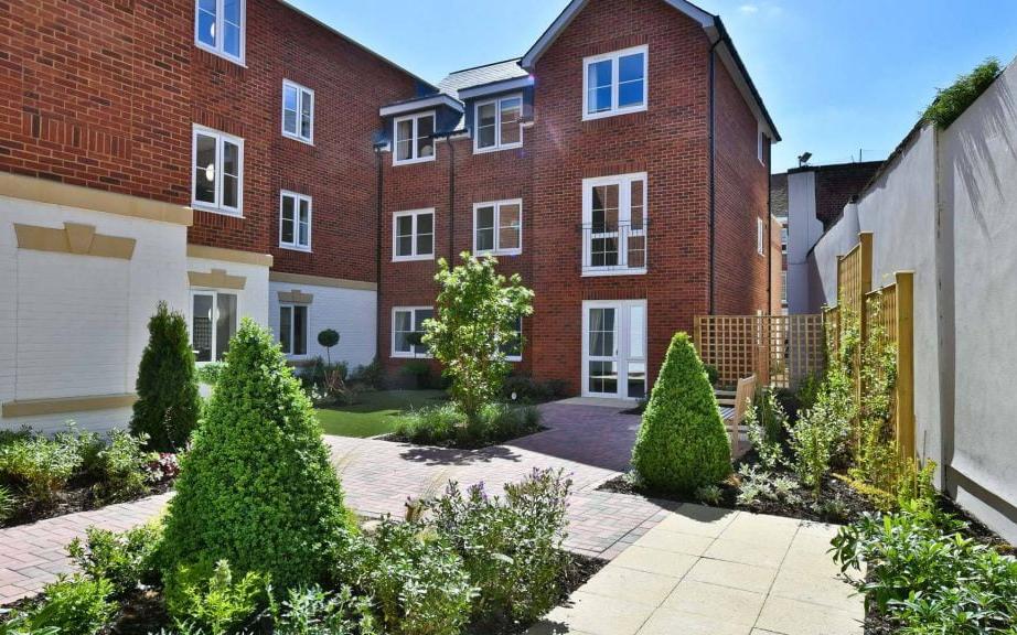 Sarum Lodge 2