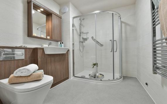 1 Bed Apartment Shower Room 1920x1080