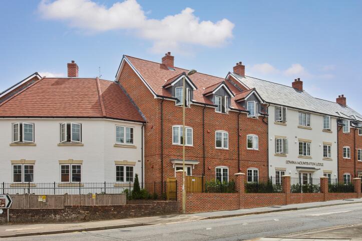 Front elevation at Edwina Mountbatten Lodge, Romsey 1920x1080