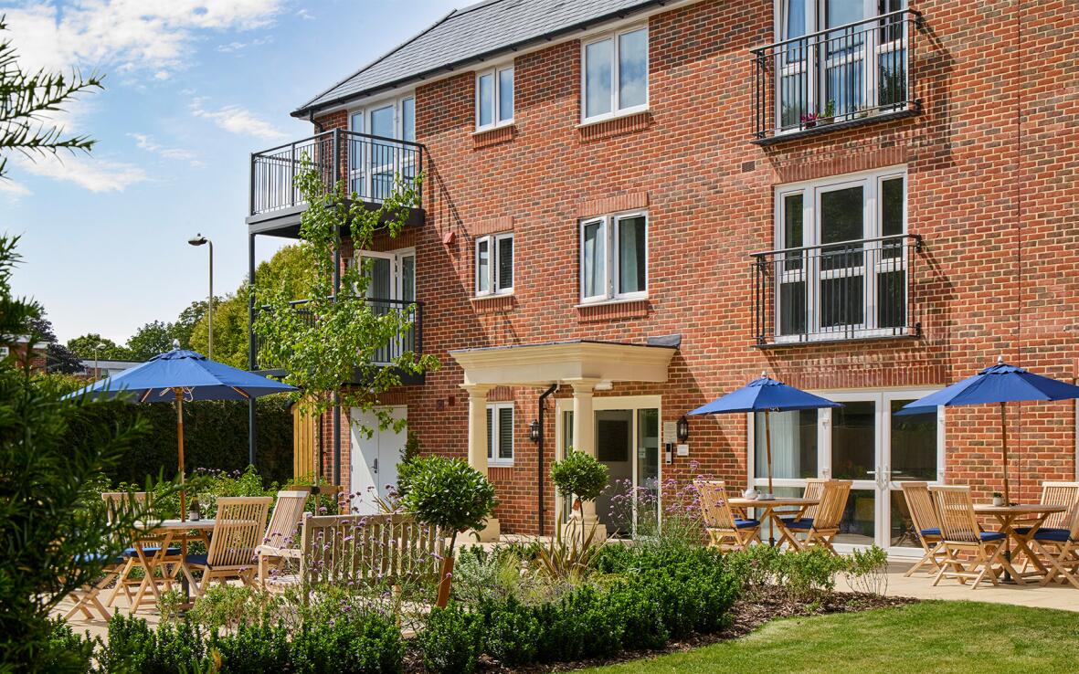 Gardens at Edwina Mountbatten Lodge, Romsey 1920x1080