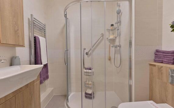 St Andrews Lodge 1bed showerroom 1920x1080