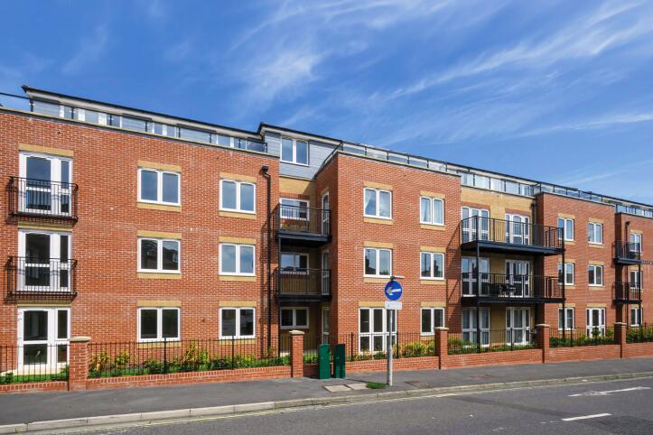 Thackeray Lodge, Fareham front elevation 1920x1080   No signage