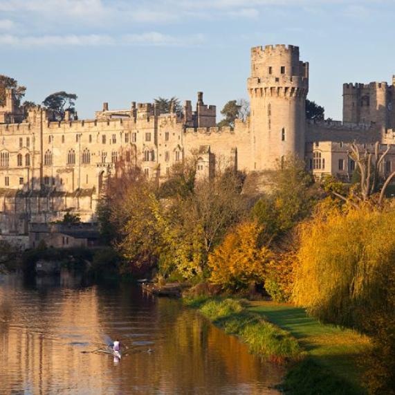 Warwick Castle 800x500