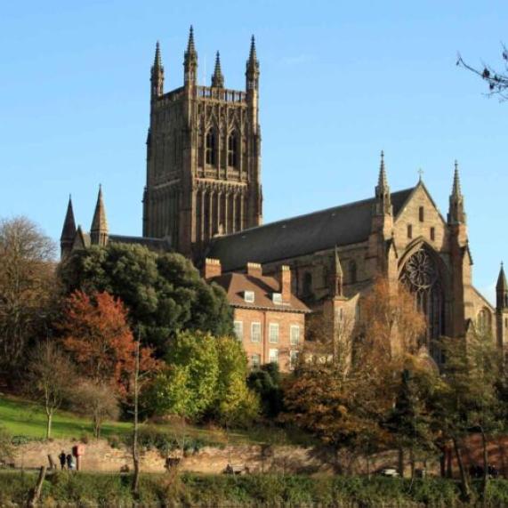 Worcester cathedral 1920x1080 1 800x500