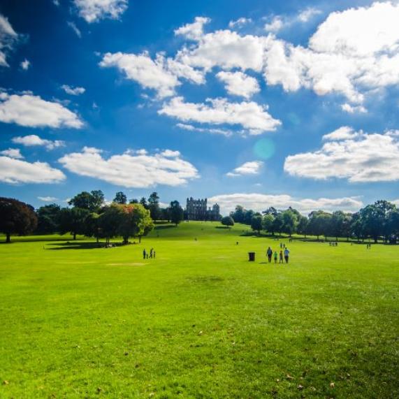 iStock 454361495 Wollaton Hall Nottinghamshire 800x500