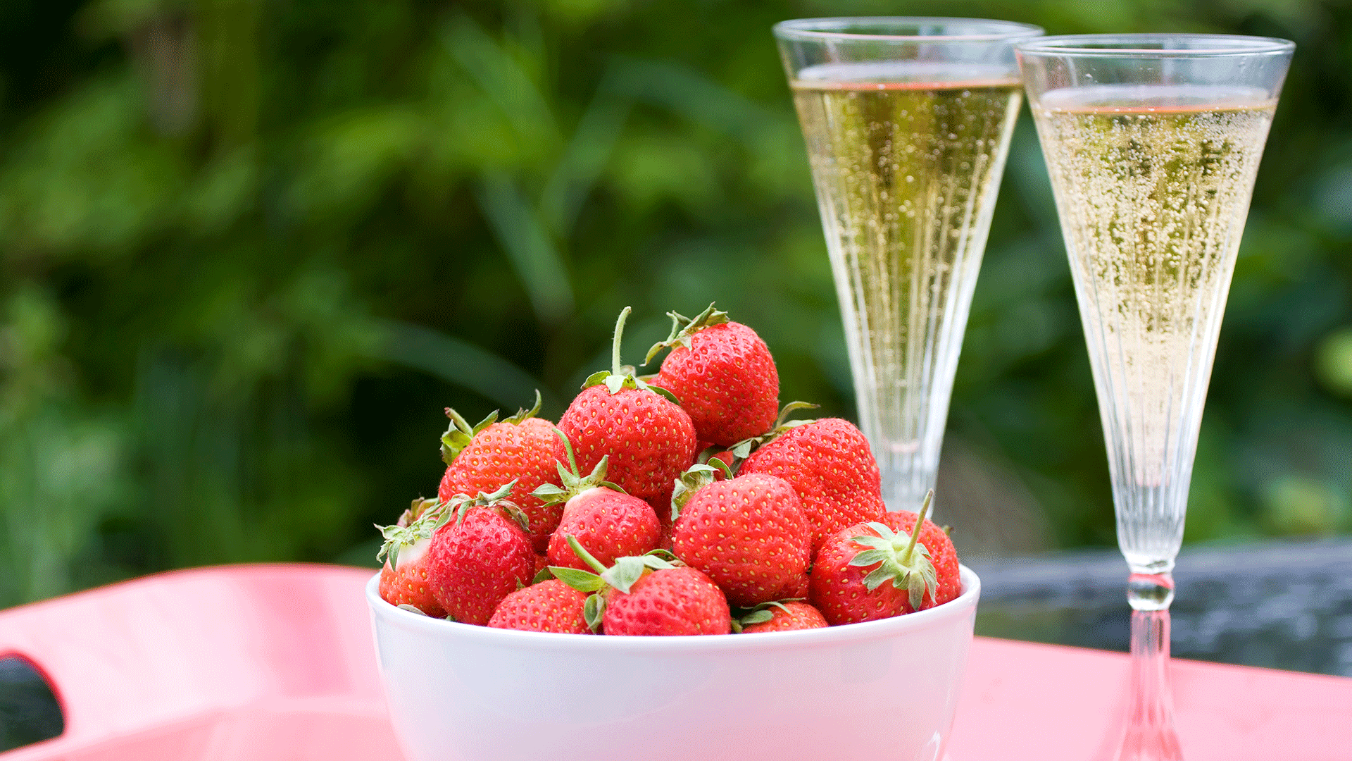 Strawberries-and-fizz-1920-x-1080