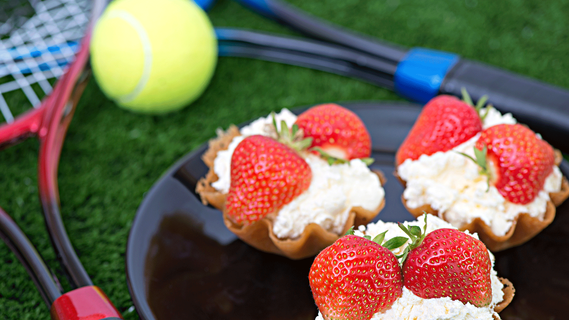 Tennis-and-strawberries_1920_x_1080